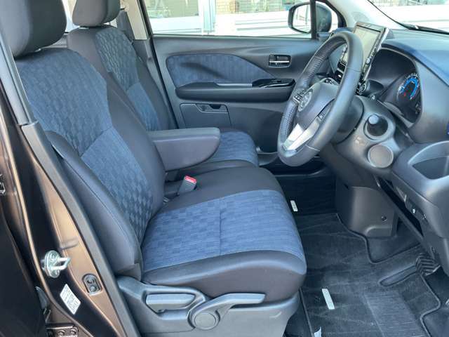 運転のしやすさや、乗り降りにも配慮した運転席。