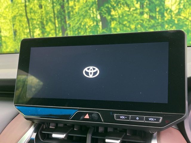 【10.5インチナビ】高級感とインパクトのある大画面ナビを装備。各種オーディオ操作はもちろん、スマホ連携もできる利便性の高いナビです♪