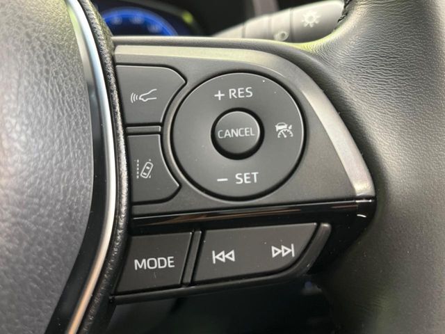 【レーダークルーズコントロール】高速道路での長距離走行が楽に！！自動で速度を保つクルーズコントロールが、衝突軽減システムと連携し、前方の車両を感知して車間を保つように速度調節してくれます！！