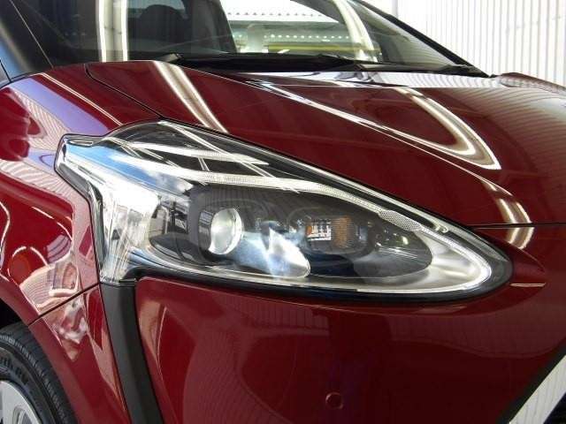 少ない消費電力でクリアな視界を確保するLEDヘッドライトです！フォグランプも付いております！