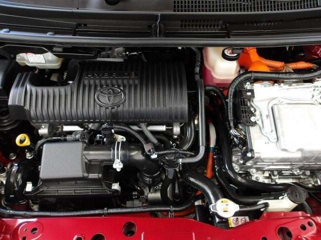 エンジンルーム内も高品質カー洗浄技術「まるまるクリン」実施済みです！