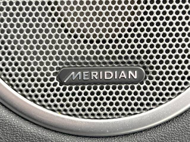 ●MERIDIANサウンドシステム：モデル毎に最適な調整が施された、ハイエンドサウンドシステムです。通常のスピーカーと比較しても音の広がりが感じられます。是非ご来店の上ご体感ください。