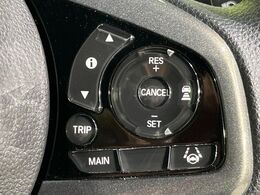 【アダプティブクルーズコントロール】高速道路での長距離走行が楽に！！自動で速度を保つクルーズコントロールが、衝突軽減システムと連携し、前方の車両を感知して車間を保つように速度調節してくれます！！