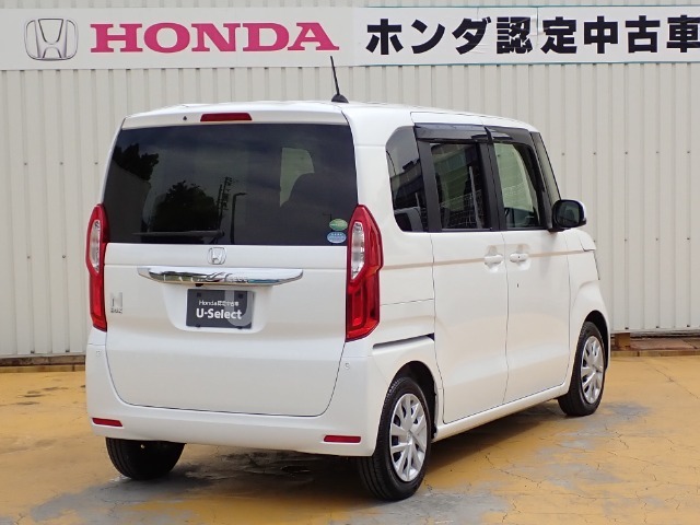 ◆リアは【プライバシーガラス】となっております。プライバシーの確保と見た目の良さはもちろんの事、太陽光を防ぐのでエアコンの効きも良くなります。エアコンの効きが良くなるので、燃費の向上にもつながります。