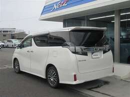 納車時は安心して御利用できます様弊社サ-ビススタッフが点検整備をさせて頂きます