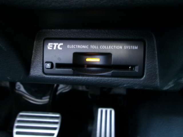 ETCがあれば高速道路もスムーズですよね！料金所で止まることなくスイスイ行けますよ！ETC2.0が装備されております。