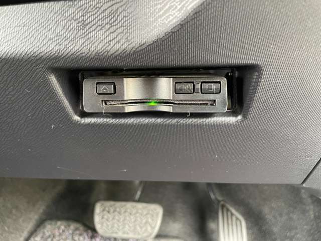 ビルトインETC☆　高速道路のインターチェンジも楽々通過♪　カードが見え辛いので防犯対策にも！　　　　　　【無料電話】0078-6003-206896　【LINE　ID】07020337089で検索♪
