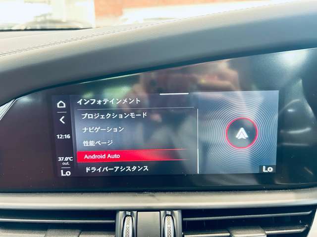 LIBERALAの名前の由来はラテン語で「libera：自由」と「ala：翼」を意味し、それらを組合せた造語です。自由な翼を得て思う存分人生を謳歌して欲しいという願いが込められています。