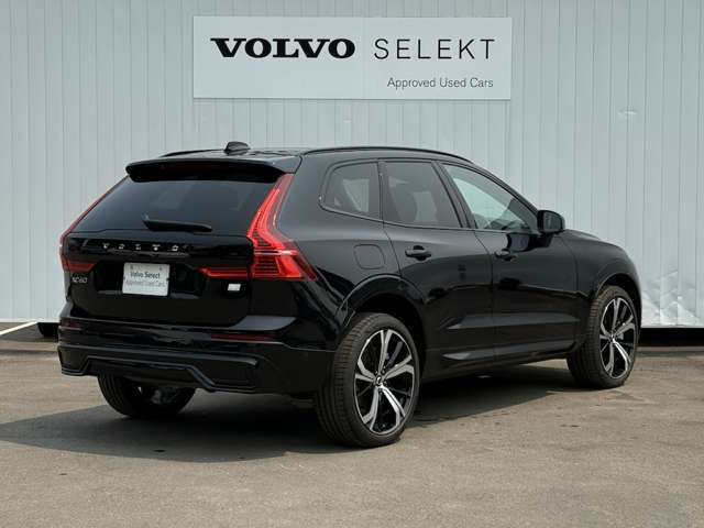 ◆バック/万が一を考え、安全性を重視する方に選ばれているVOLVO車。ドアを開閉するとその重み・厚みに驚くはず