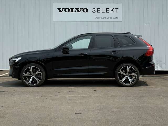 ◆サイド/流麗なプロポーションはVOLVO車の真骨頂。「美しいものと共にありたい」というオーナーの願いを満たします