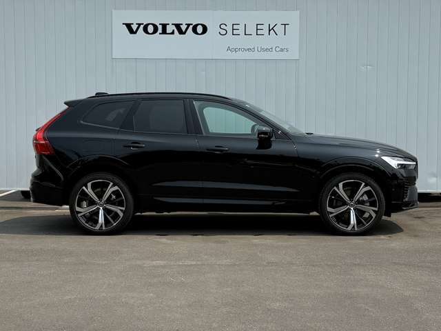 ◆サイド/流麗なプロポーションはVOLVO車の真骨頂。「美しいものと共にありたい」というオーナーの願いを満たします