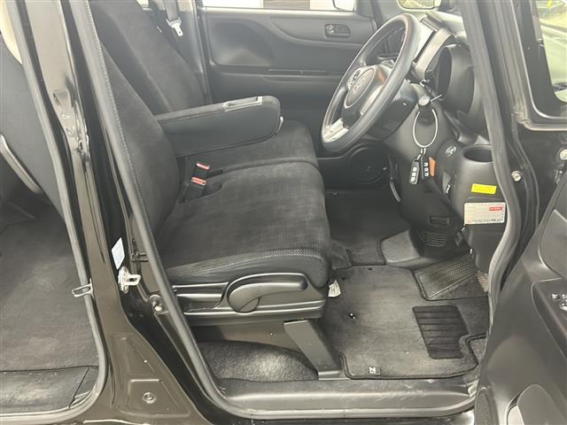 【運転席】『運転席周辺』の画像になります。写真の内容に関してご不明点、ご質問等がございましたらお気軽にガリバー店舗までお問い合わせください。