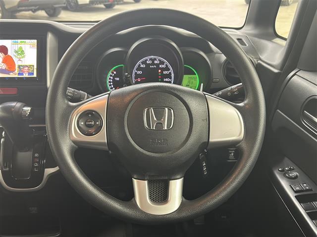 【ハンドル】『ハンドル/ステアリング』の画像になります。写真の内容に関してご不明点、ご質問等がございましたらお気軽にガリバー店舗までお問い合わせください。