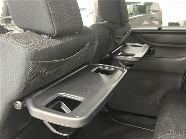 【ドリンクホルダー】『ドリンクホルダー周辺』の画像になります。写真の内容に関してご不明点、ご質問等がございましたらお気軽にガリバー店舗までお問い合わせください。