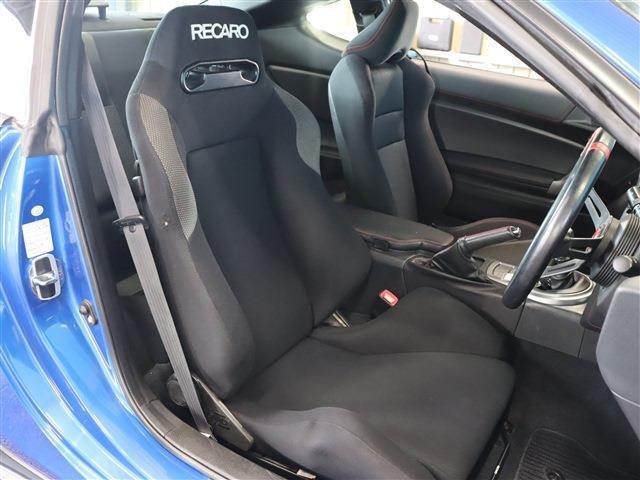 【RECARO専用シート】内装のパネル類の傷も少なくキレイなお車です♪もちろん嫌なニオイもございません！