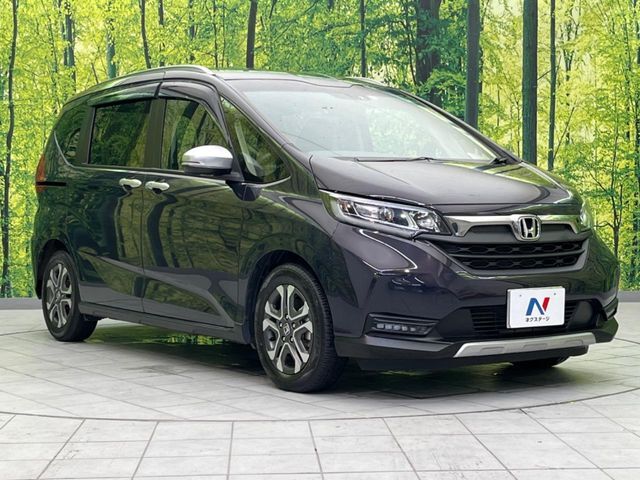 大好評のボディコーティング「弾スプラッシュコート」もご納車までに施工可能。通常のガラスコートと異なる、耐久年数6年の無機質ガラスコーティングが、ボディをキレイな状態に保ってくれます。