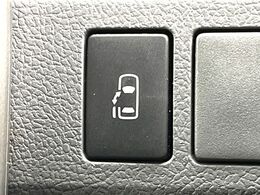 【パワースライドドア】スマートキーや運転席のスイッチでスライドドアの開閉が可能♪電動だから力を入れてドアを開ける必要が無く、小さいお子様でも、重い荷物を持っている時もラクに開け閉めできます♪