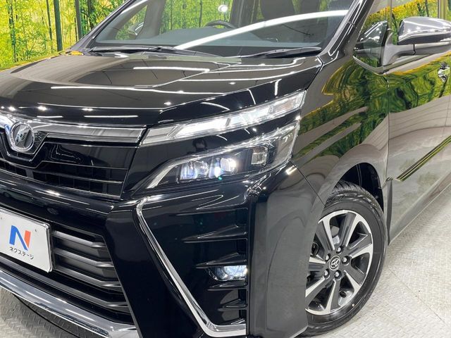 【LEDヘッドライト】悪天候や夜間走行時も良好な視界を確保し安心して運転できる高輝度LEDヘッドライトを装備！点灯速度が早く、消費電力も抑えられています。