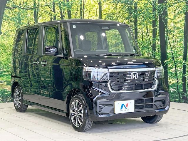 大好評のボディコーティング「弾スプラッシュコート」もご納車までに施工可能。通常のガラスコートと異なる、耐久年数6年の無機質ガラスコーティングが、ボディをキレイな状態に保ってくれます。