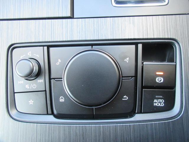 マツダコネクトの10.25インチワイドセンターディスプレイです。『Android　Auto』『Apple　CarPlay』や独自のコネクテッドサービスに対応したインターフェイスシステムです。