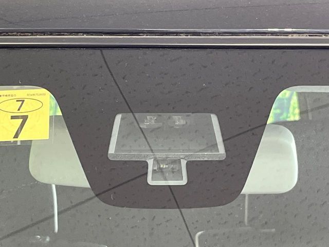 【スズキ　セーフティサポート】走行中に前方の車両等を認識し、衝突しそうな時は警報とブレーキで衝突回避と被害軽減をアシスト。より安全にドライブをお楽しみいただけます。