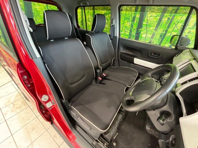 運転席シート廻りは使用感も少なく、良好な状態となっています。丁寧に使われていたことがよくわかりますね。