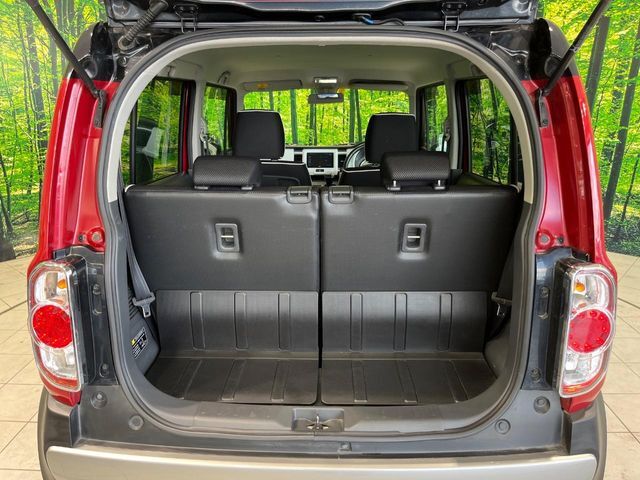 普段のお買い物や通勤、送迎等に十分な荷室スペースを確保しております。セカンドシートを倒すと、大きな荷物の積載も可能です♪
