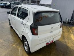 リヤドア・リヤクォーター・バックドアウィンドウにスモークドガラスを採用