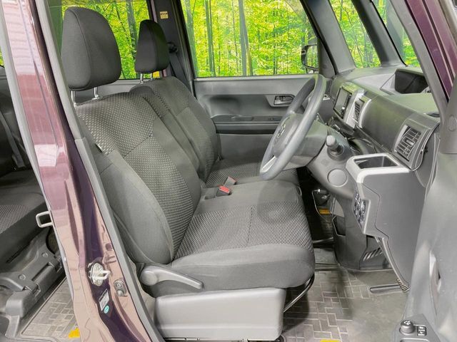 運転席シート廻りは使用感も少なく、良好な状態となっています。丁寧に使われていたことがよくわかりますね。