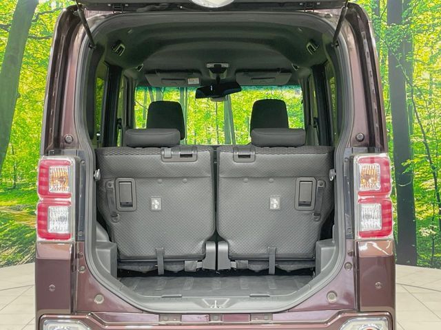 普段のお買い物や通勤、送迎等に十分な荷室スペースを確保しております。セカンドシートを倒すと、大きな荷物の積載も可能です♪