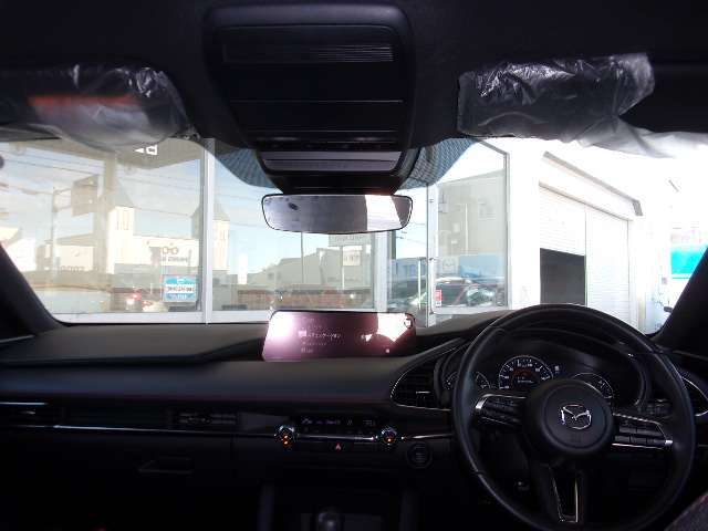 見晴らしが良く開放的な車内。視界も良好でストレス無く快適なドライブをご提供できます♪