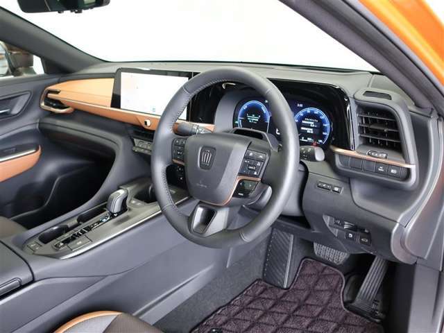 運転席は見晴らしが良く、運転しやすいレイアウトになっています。