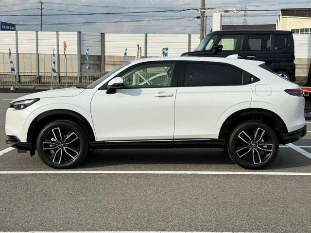 お車購入時に店内全品オプション品として選べます！豊富なカー用品のラインナップから、ご予算に合わせて好きなものを選んでいただけますよ♪もちろん何にしたらいいかわからなければ当店スタッフがご説明します♪