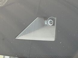 【ホンダセンシング】走行中に前方の車両等を認識し、衝突しそうな時は警報とブレーキで衝突回避と被害軽減をアシスト。より安全にドライブをお楽しみいただけます。