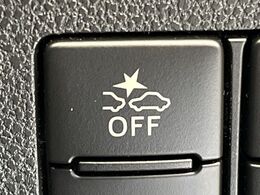 【スマートアシスト】走行中に前方の車両等を認識し、衝突しそうな時は警報とブレーキで衝突回避と被害軽減をアシスト。より安全にドライブをお楽しみいただけます。
