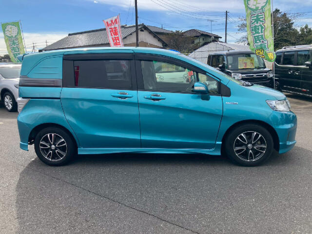 「当社のこだわり」全車保証付き（ゴールド・プラチナプラン）当社の工場は国の認定をもらった指定工場です。メンテナンスは安心の整備をお約束致します。当社の最長保証は2年間（プラチナプラン）です！