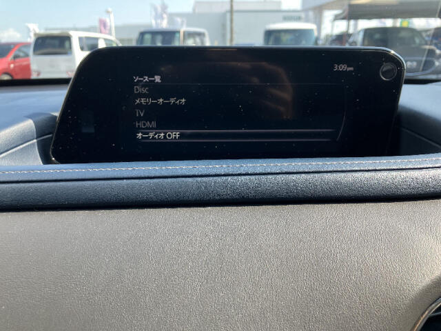 8.8インチセンターディスプレイ　マツダコネクトです。Bluetooth　フルセグ対応です。