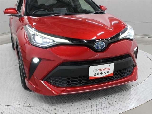 Toyota Safety Senseは、プリクラッシュセーフティに歩行者(夜間)、自転車運転者、交差点右折時に直進してくる対向車、右左折時に対向方向から横断してくる歩行者を検知対象に加えています。