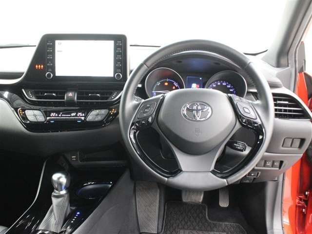 運転席廻りです。