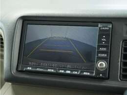 ◆バックカメラ◆リバースにするだけで映ります、後方の安全確認や、狭い駐車場での車庫入れ、雨の日や夜間など視界の悪い時に便利です！安全にバックする為には欠かせない装備です。