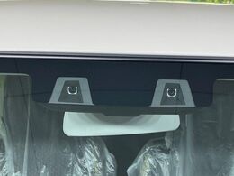 【スズキ　セーフティサポート】走行中に前方の車両等を認識し、衝突しそうな時は警報とブレーキで衝突回避と被害軽減をアシスト。より安全にドライブをお楽しみいただけます。