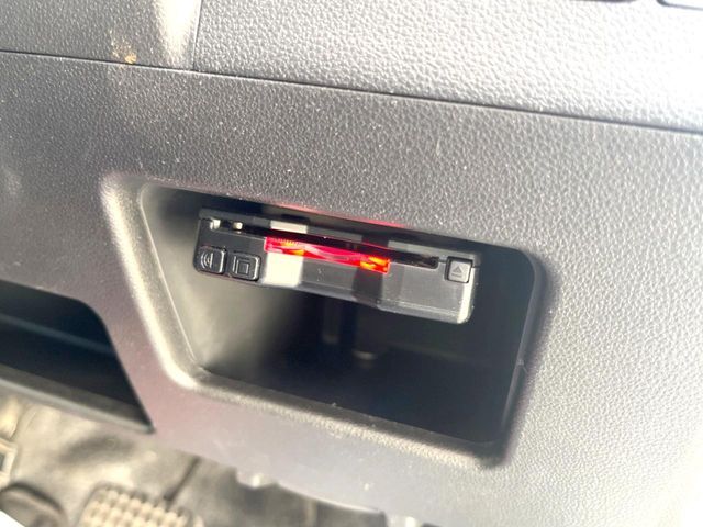 【ETC】高速道路の料金所をストレスなく通過！話題のスポットやサービスエリアに多い「スマートIC」利用時は必須のアイテムです。当店でセットアップを実施、ご納車当日からすぐにご利用いただけます！