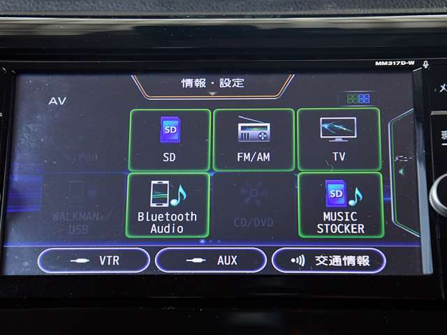 ナビゲーション機能の他に音楽録音、DVDビデオ再生にも対応しています。