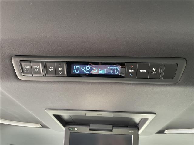 気になる車はすぐにお問い合わせください！画面右側の0066から始まる無料ダイヤルからお問い合わせ下さい！専門スタッフがお車のご質問にお答えいたします！