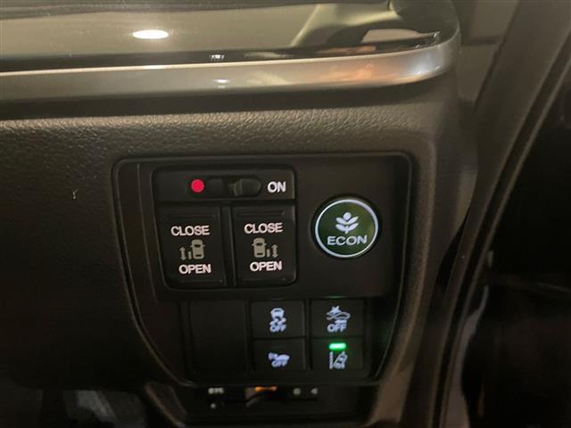 【運転席操作部】快適なドライブを楽しむための機能が装備されています！運転席から触れるので、使いやすいです！除菌プランいれていただくと、さらに清潔で安心していただけます！