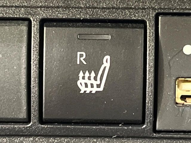 【問合せ：0776-53-4907】【シートヒーター】寒い日に重宝するシートヒーター！エアコンより早く温まってくれます！エアコンの温風は乾燥するから苦手、という方にもをおすすめです。