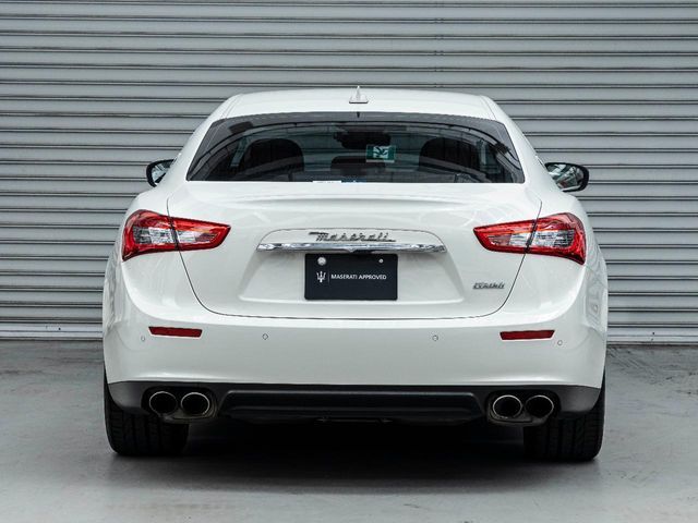 もちろんサラウンドビューモニター+パークセンサーを搭載。駐車時の不安を軽減。