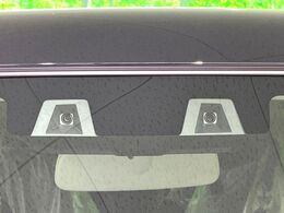 【スズキ　セーフティサポート】走行中に前方の車両等を認識し、衝突しそうな時は警報とブレーキで衝突回避と被害軽減をアシスト。より安全にドライブをお楽しみいただけます。