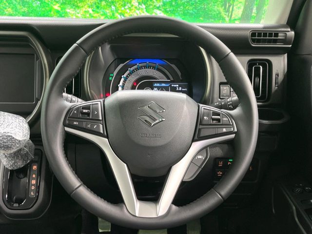 【純正革巻きステアリング】上質な革を使用することで、手にしっかり馴染みとても運転しやすいハンドルです♪