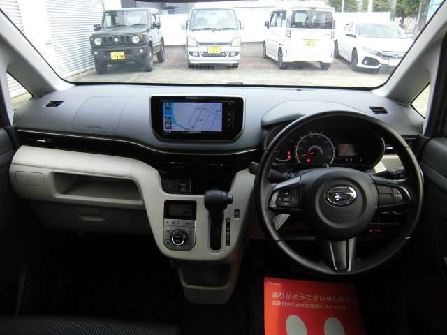 操作しやすい運転席廻り！操作パネルも使いやすくドライブが楽しくなります